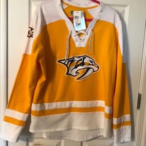 Nashville Predators women’s sweatshirt. NWT